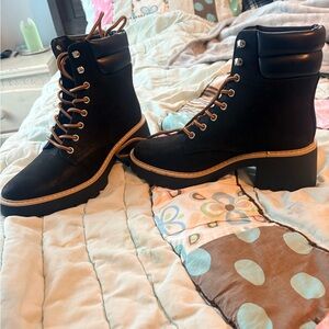 MIA brand new w/o tag Lace-Up Boots